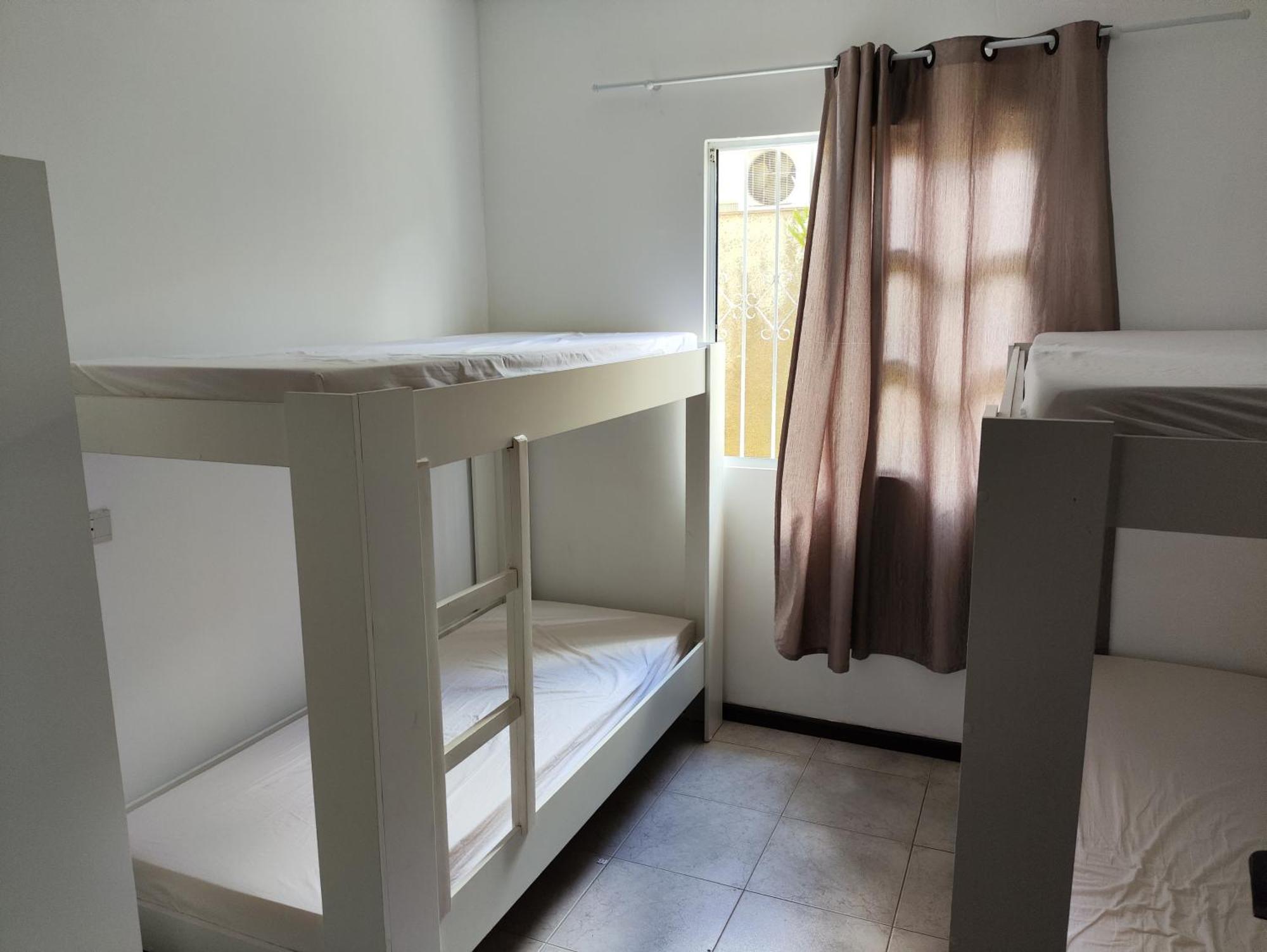 Hostel Residencial Botanico Curitiba Bilik gambar